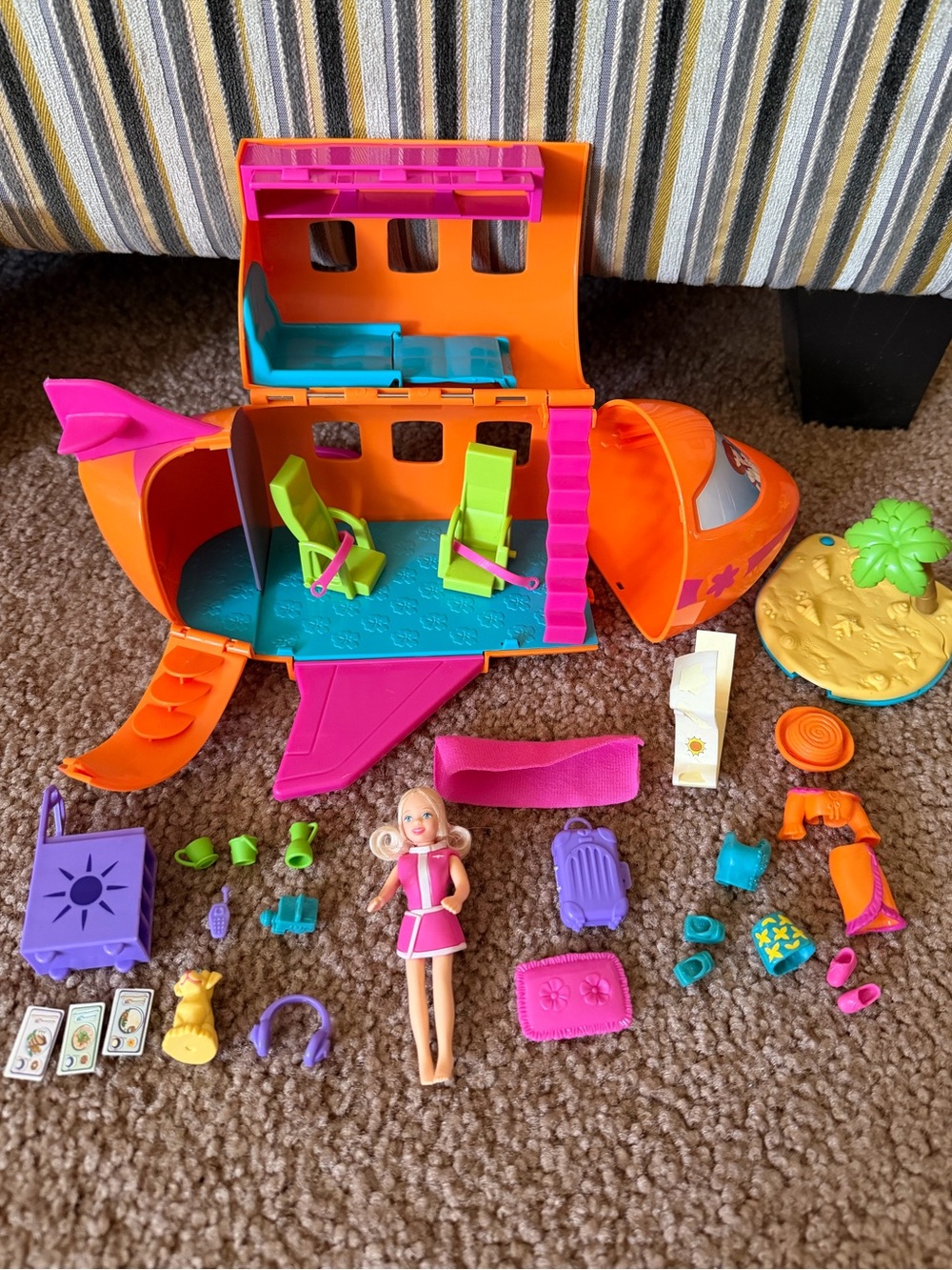 Vintage Polly Pocket - Groovy Getaway Jet - COMPLETE SET!